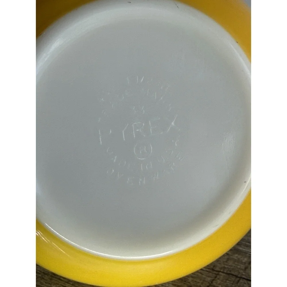 Vintage Pyrex Marigold Nesting Mixing Bowl 1.5 quart #402